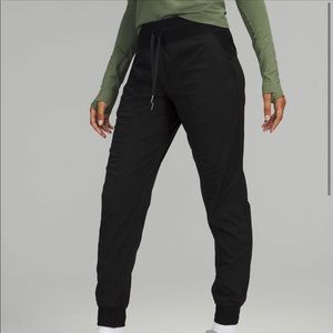 lululemon dance studio jogger size 6